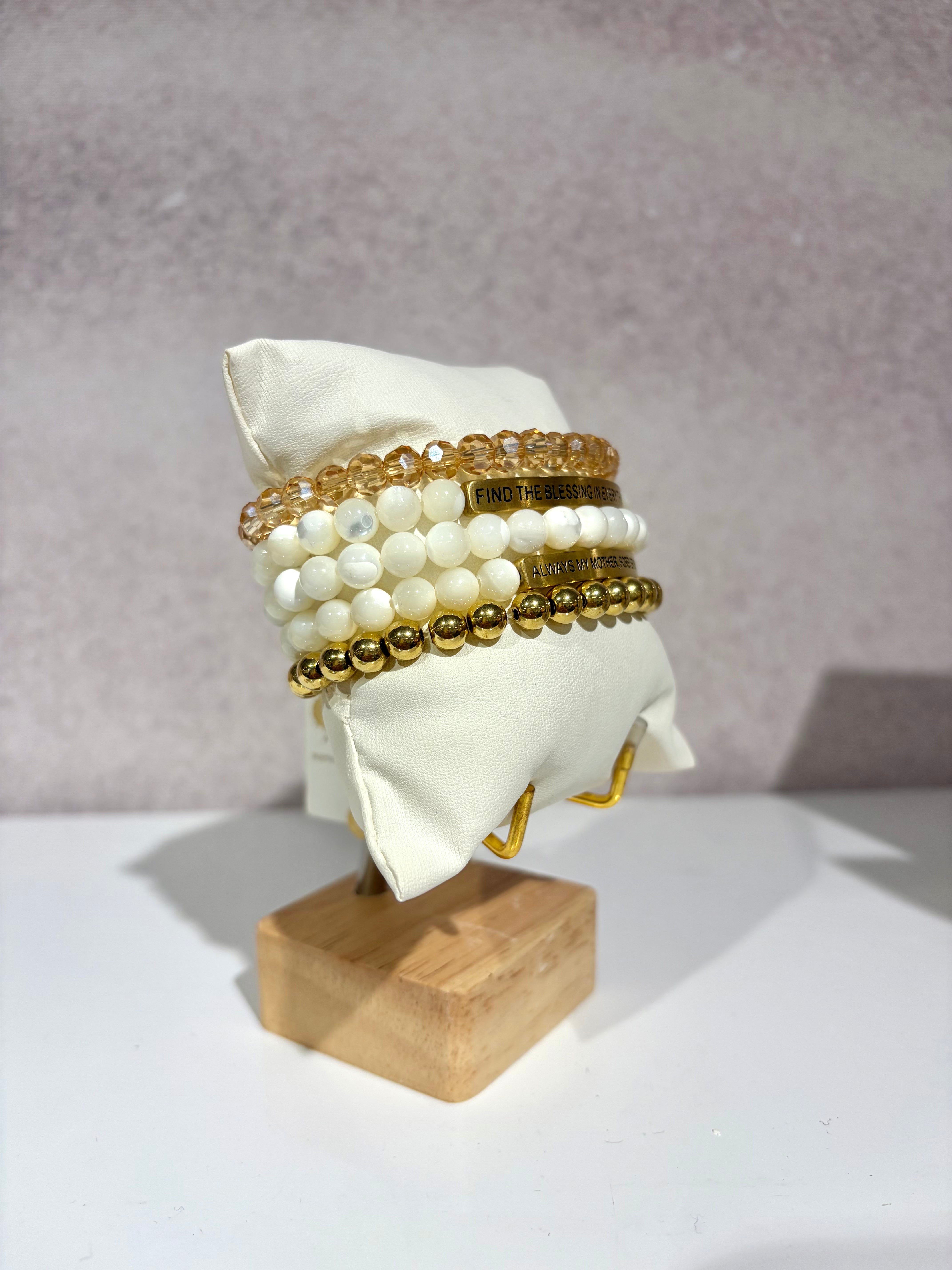 Gift Set Holder Display (INCLUDES THE PILLOW)
